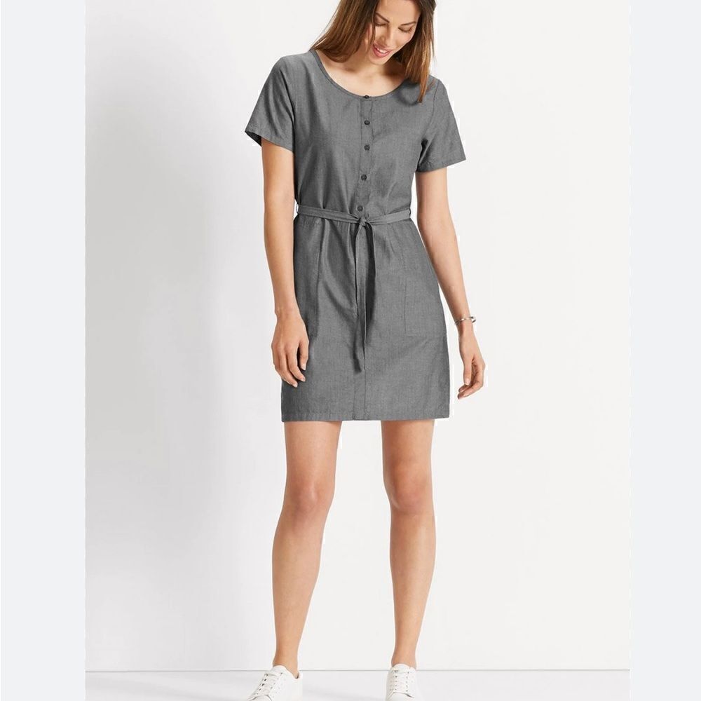 Sahalie Grey Linen Shirtdress. XS. Half Buttonup. Flap pockets Beautiful